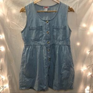 Country chic denim dress with pockets!